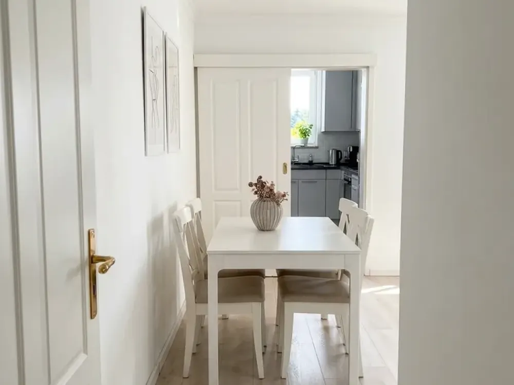 Living with Character: Four-Room Apartment in Ramersdorf