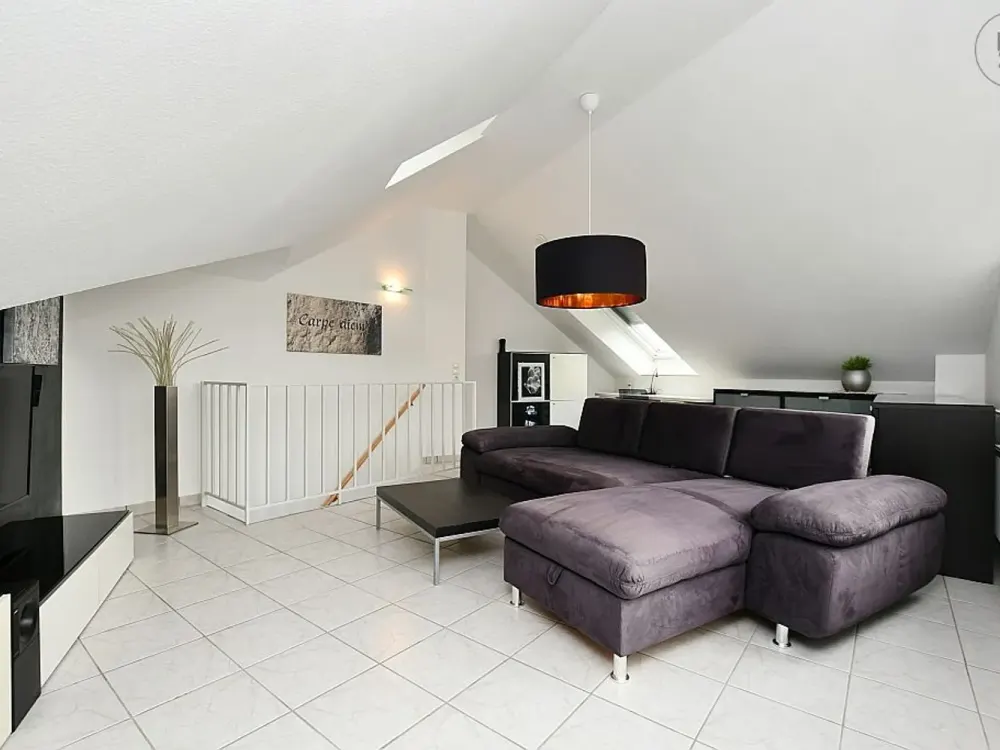 Helle, modern möblierte Maisonette Wohnung in Schwieberdingen