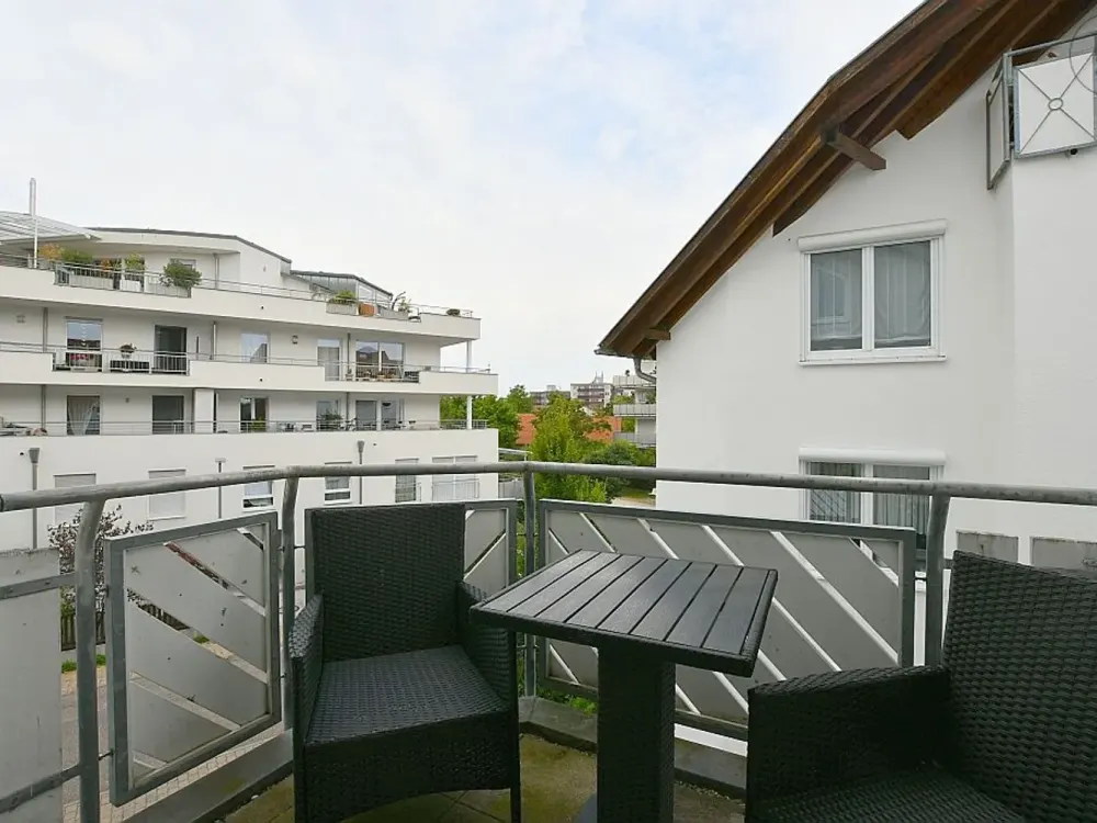 Helle, modern möblierte Maisonette Wohnung in Schwieberdingen