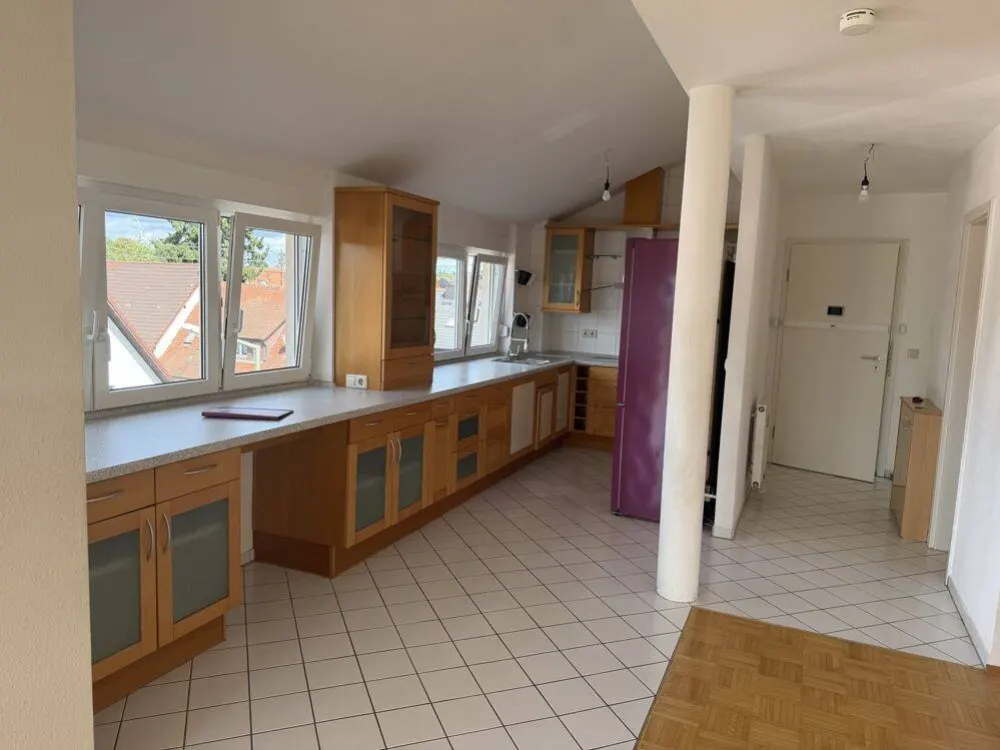 Bright Maisonette Apartment That Simply Delights Everyone!