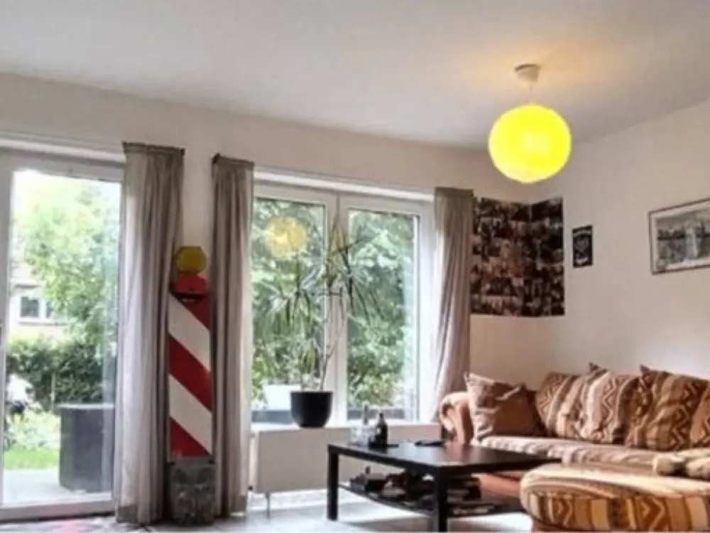 Nice Room in 6-Person Shared Flat