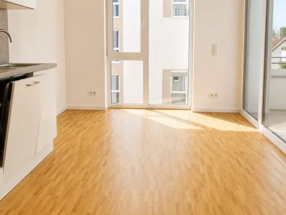Attractive 2-Room Apartment with Balcony and Fitted Kitchen