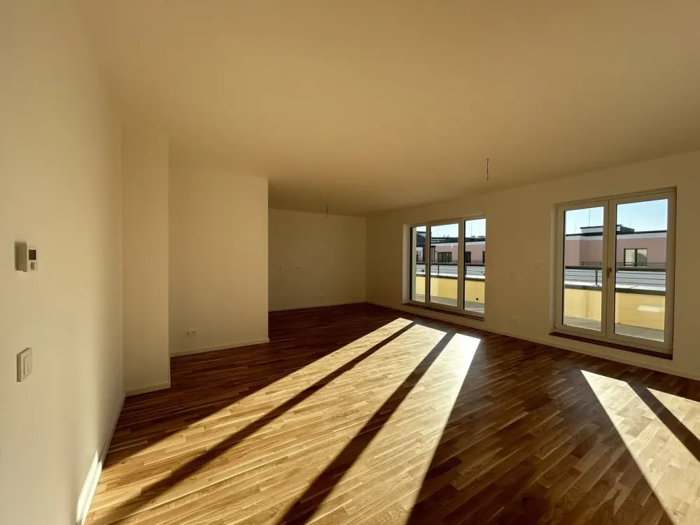 First occupancy 5-room apartment with sunny terrace in Dresden-Friedrichstadt