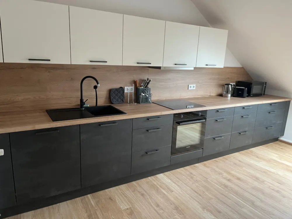 Furnished Shared Apartment Room with Private Bathroom (International Students Welcome)