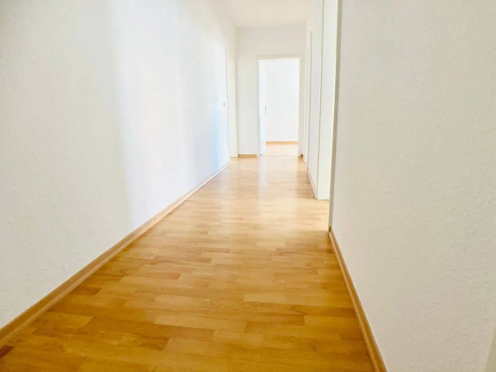 Bright 3-Room Apartment ***TOP*** Available Immediately in Mockau