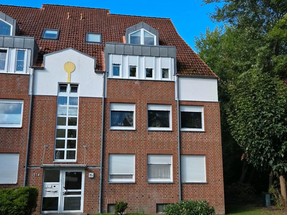 4-room apartment with balcony facing west