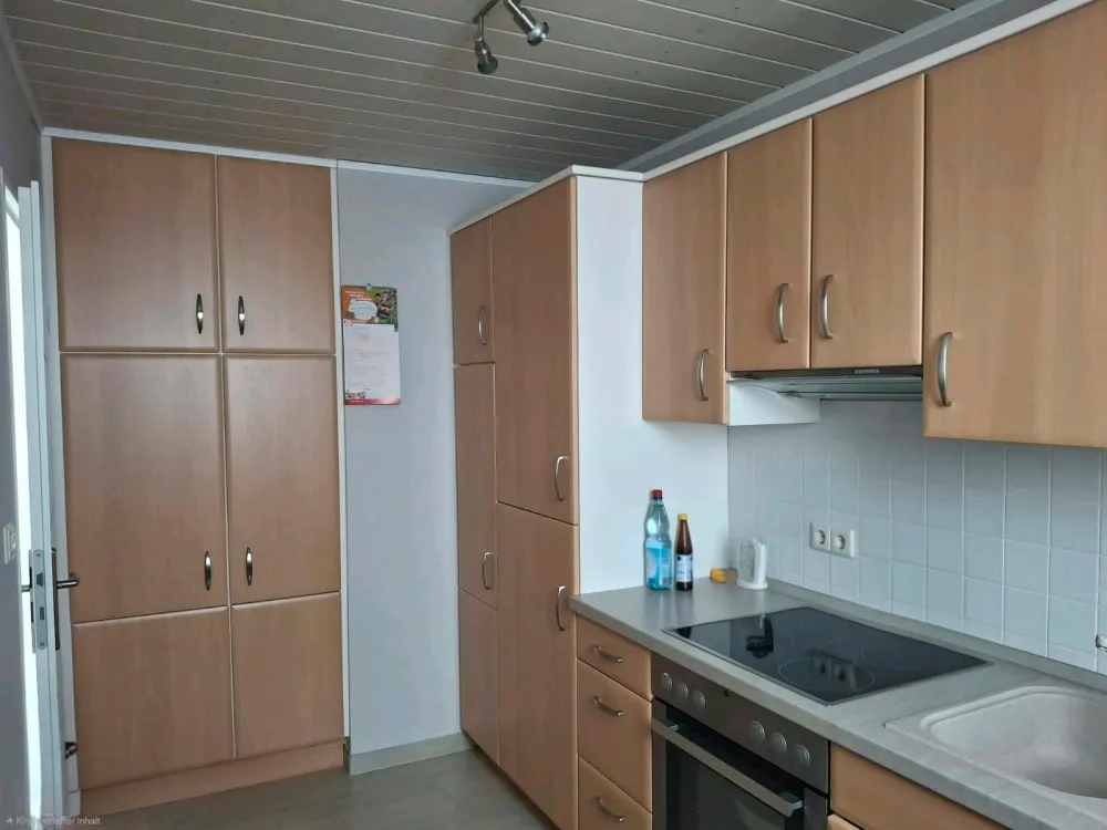 4-room apartment with balcony facing west