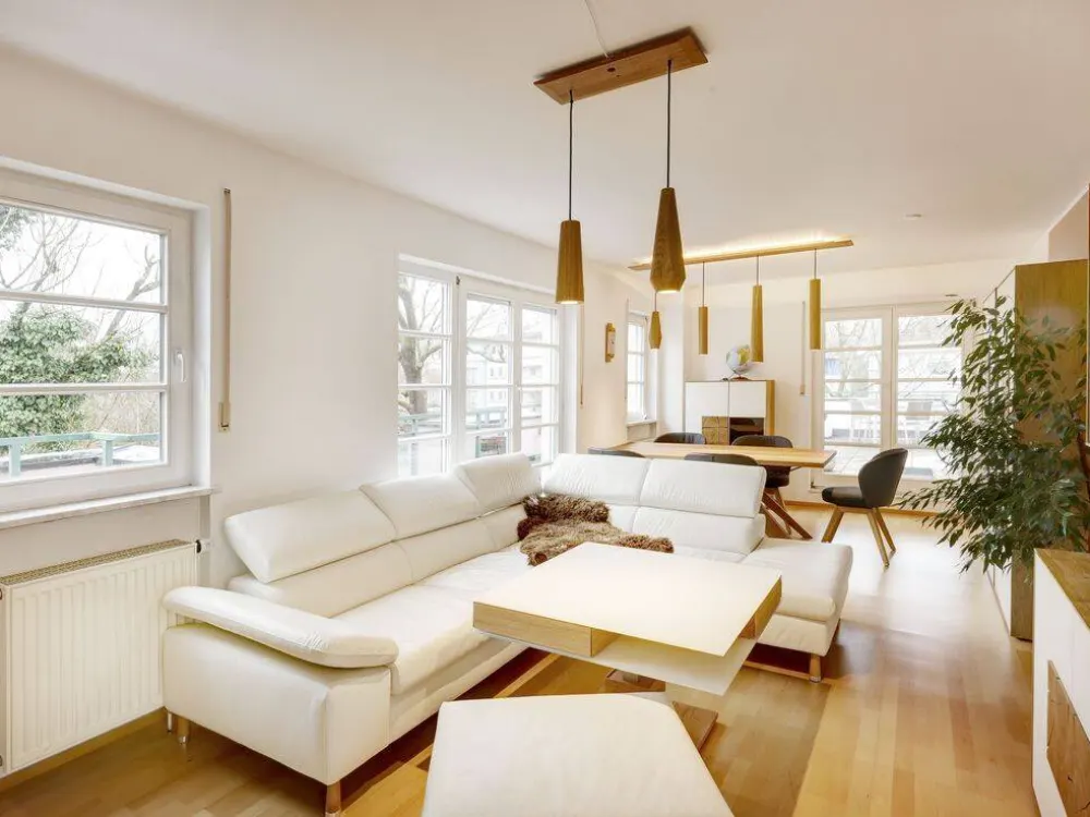 Pasing Süd am Stadtpark: 3 Zi.-Penthouse mit 90 m² Netto-Wfl, 90 m² Dachterrasse, Aufzug in die Whng. und TG