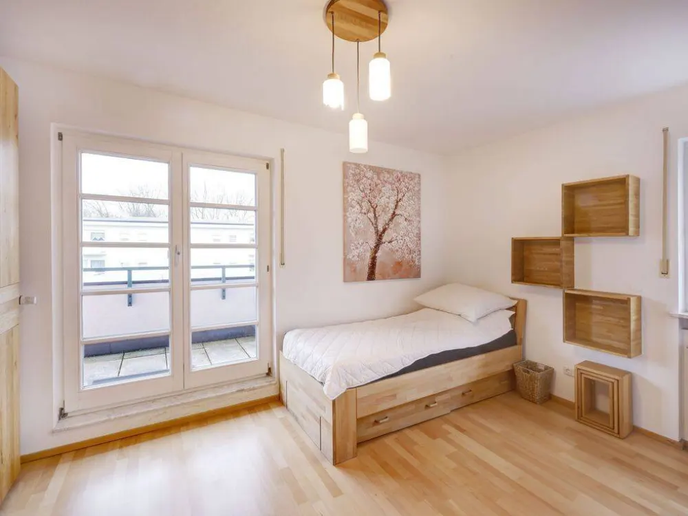 Pasing Süd am Stadtpark: 3 Zi.-Penthouse mit 90 m² Netto-Wfl, 90 m² Dachterrasse, Aufzug in die Whng. und TG