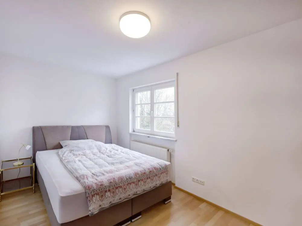 Pasing Süd am Stadtpark: 3 Zi.-Penthouse mit 90 m² Netto-Wfl, 90 m² Dachterrasse, Aufzug in die Whng. und TG