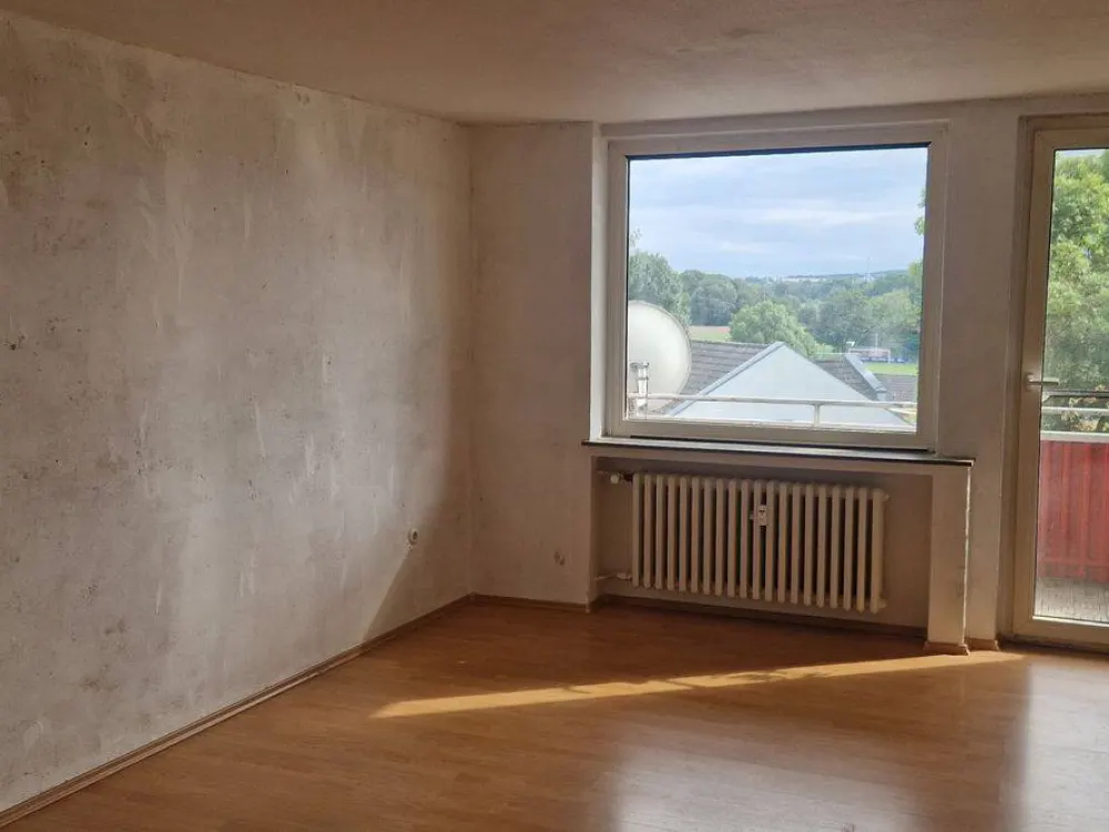 3-Room Apartment with South-Facing Balcony and Herkules View in Central Location of Kassel-Unterneustadt