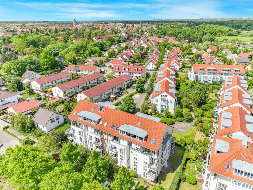 Quiet Living in Leipzig West, 2 Rooms, Loggia and Underground Parking Space