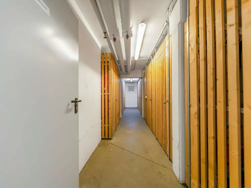 Quiet Living in Leipzig West, 2 Rooms, Loggia and Underground Parking Space