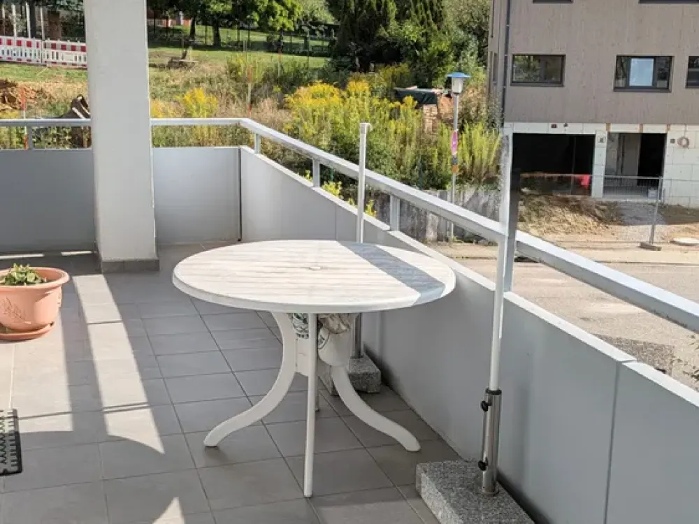 Spacious living in a quiet location, modernized 3.5-room apartment of 108 m², balcony, garage