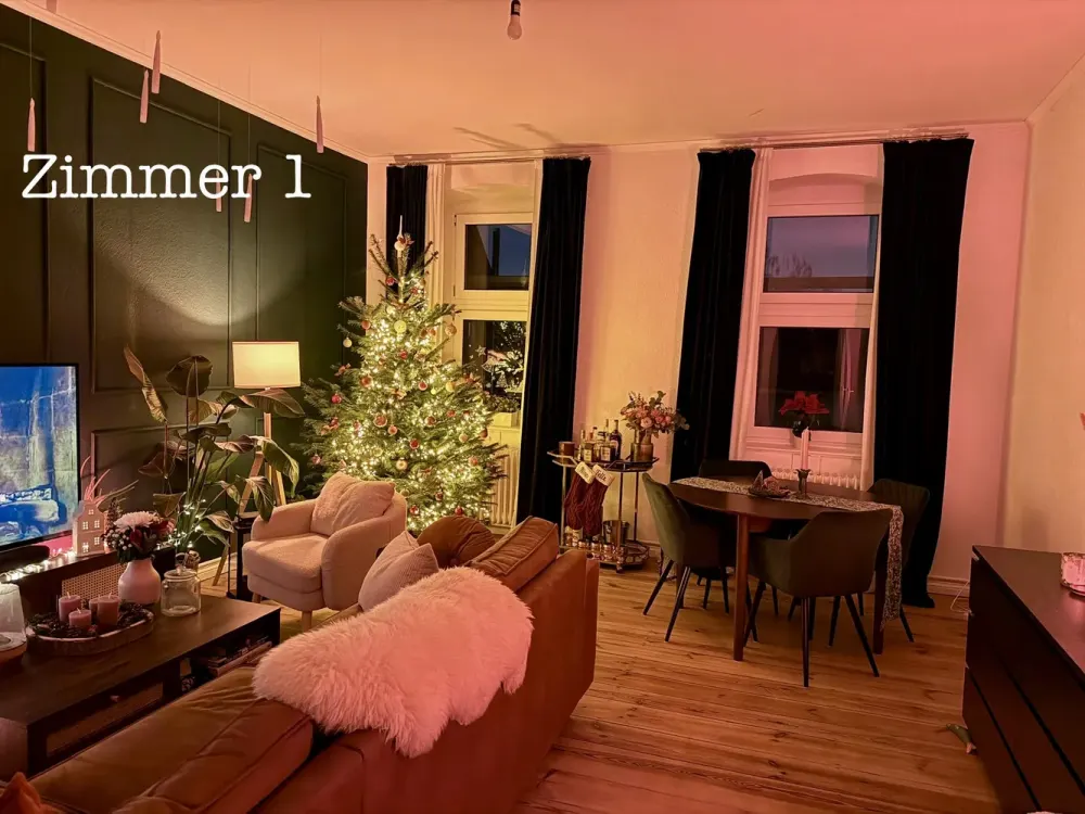 We are looking for new tenants for our bright 85 m², 3-room old building apartment in Berlin-Spandau