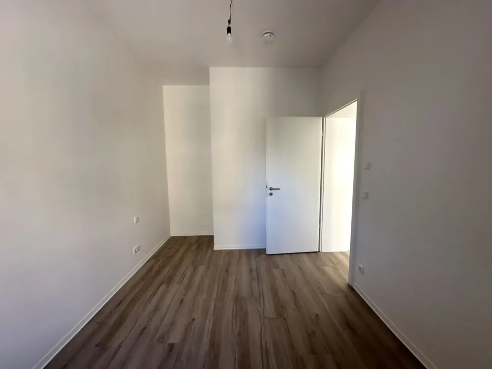 2 Rooms | Balcony | Renovated Old Building, Living in Zentrum-Ost | Optional with Fitted Kitchen