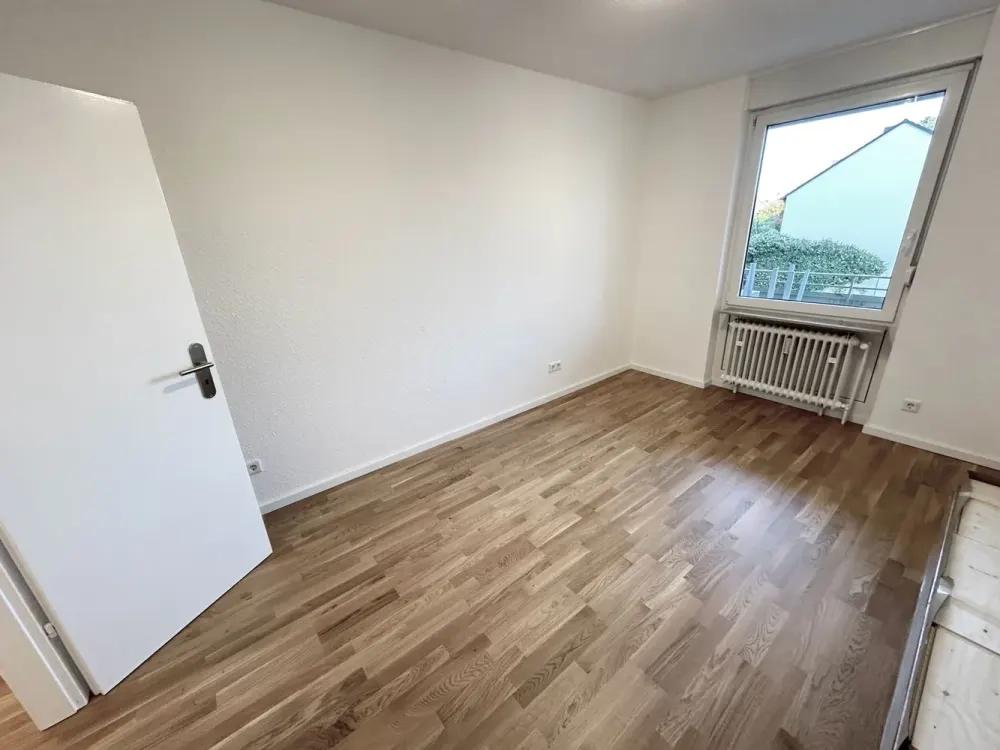 Living with Character: 2.5-Room Apartment in Neuss