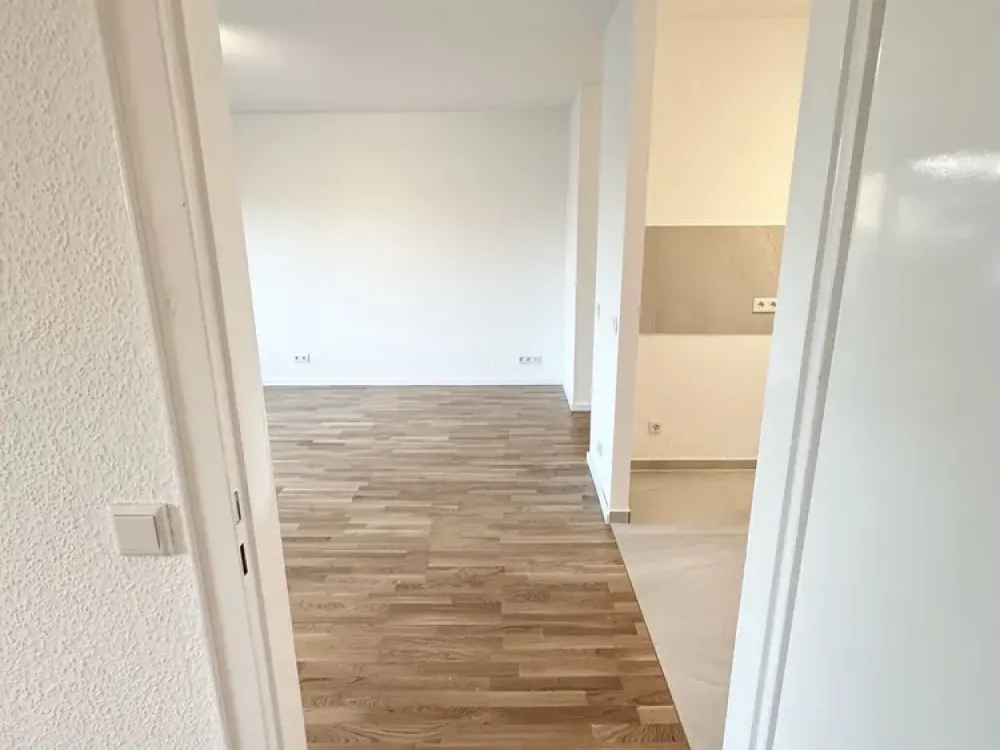 Living with Character: 2.5-Room Apartment in Neuss