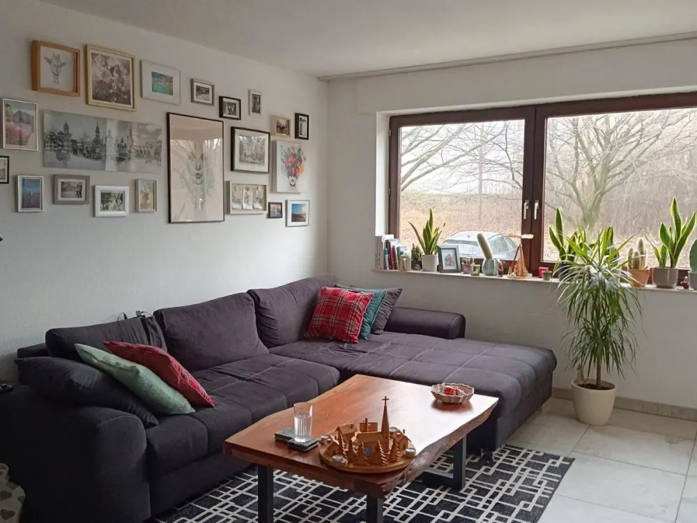 Comfortable 48sqm 2-Room Apartment Near University with Fitted Kitchen