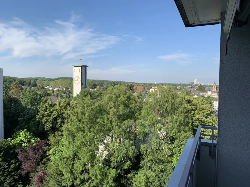 Stylish 2-Room Apartment with Balcony in Frankfurt am Main
