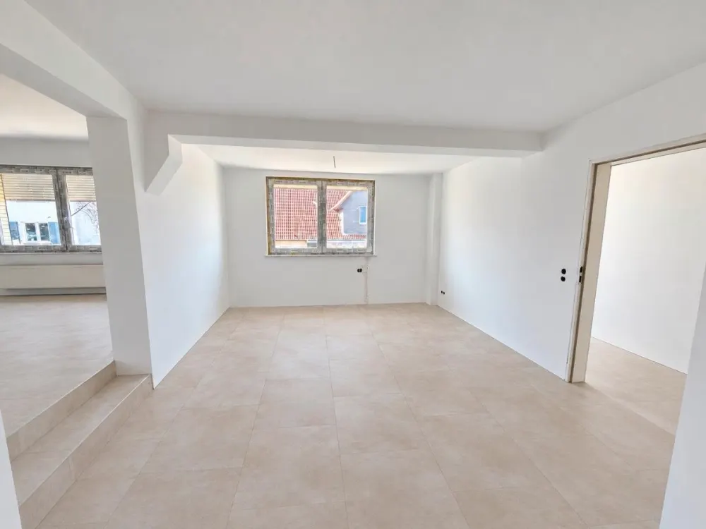 150 m², 6-room apartment with balcony, garden & garage