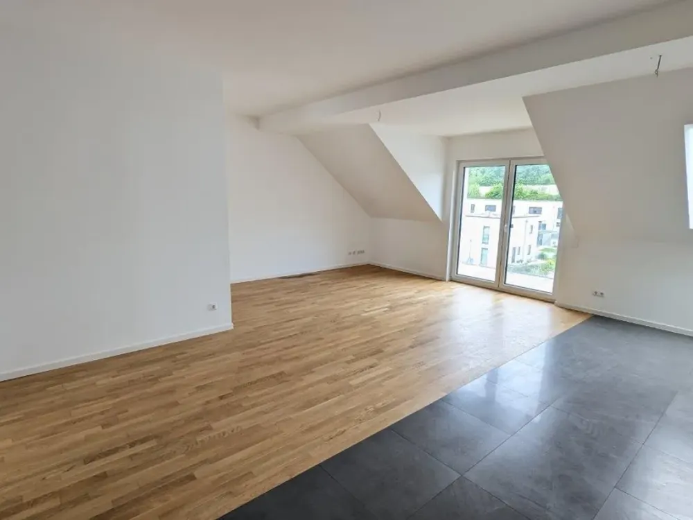 Modern 4-Room Apartment with Balcony on the 2nd Floor