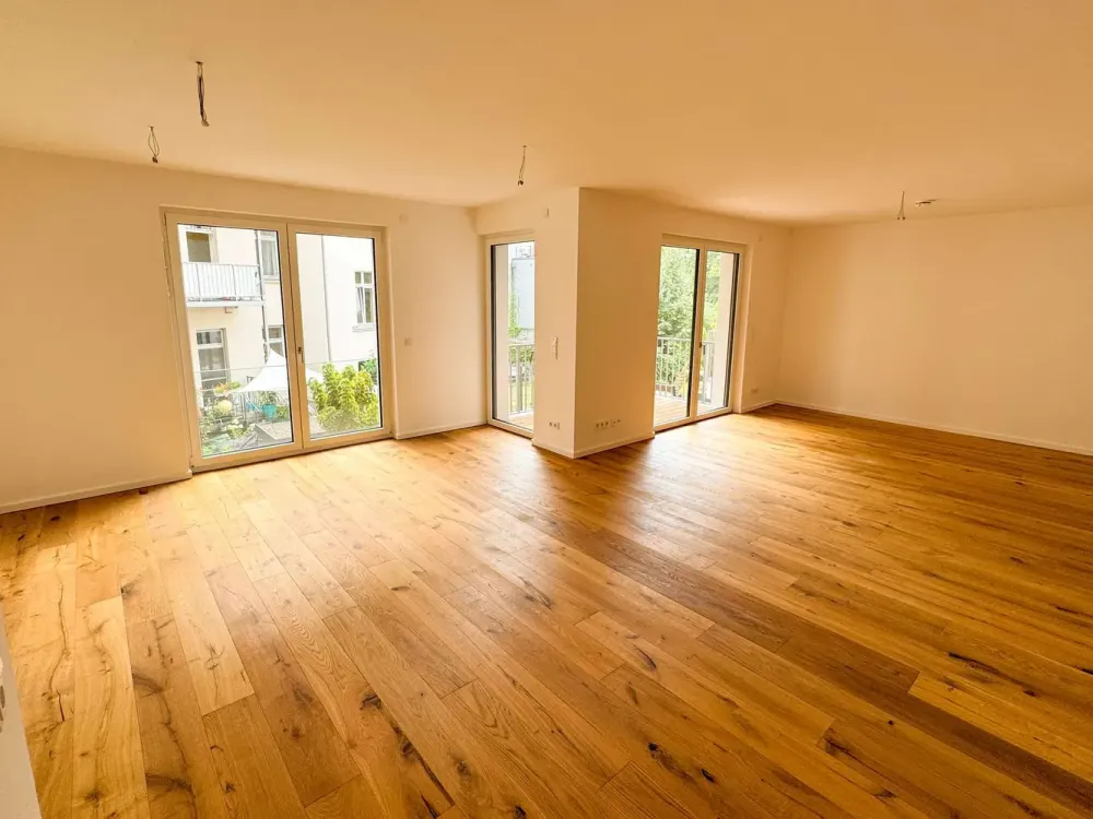 TOP Location - 4 Rooms | 2 Bathrooms | 2 Balconies | Underground Parking