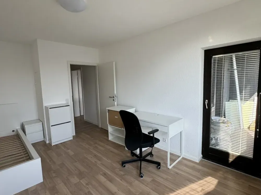 Furnished shared flat room, newly renovated, direct tram to KIT without changing
