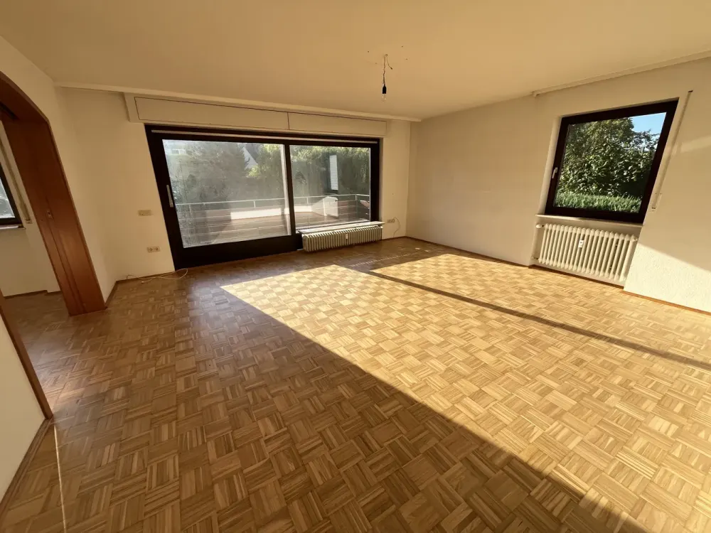 Spacious 4-Room Apartment (1st Floor) with Balcony in Karlsruhe