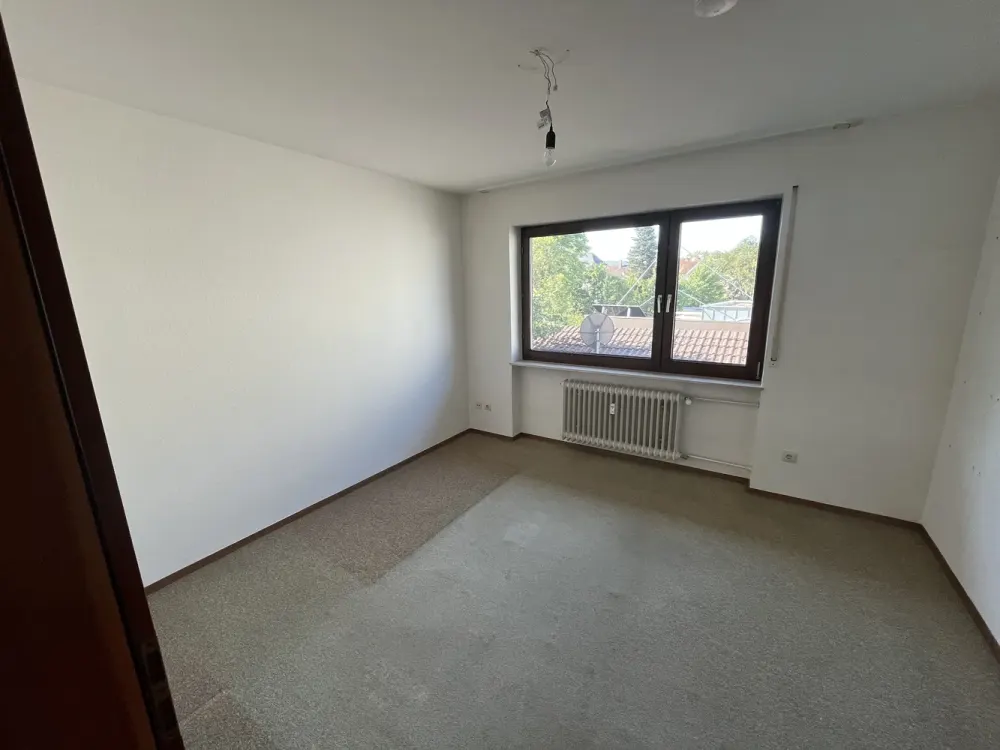 Spacious 4-Room Apartment (1st Floor) with Balcony in Karlsruhe