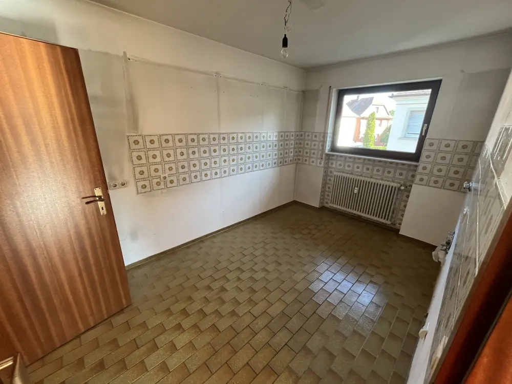 Spacious 4-Room Apartment (1st Floor) with Balcony in Karlsruhe