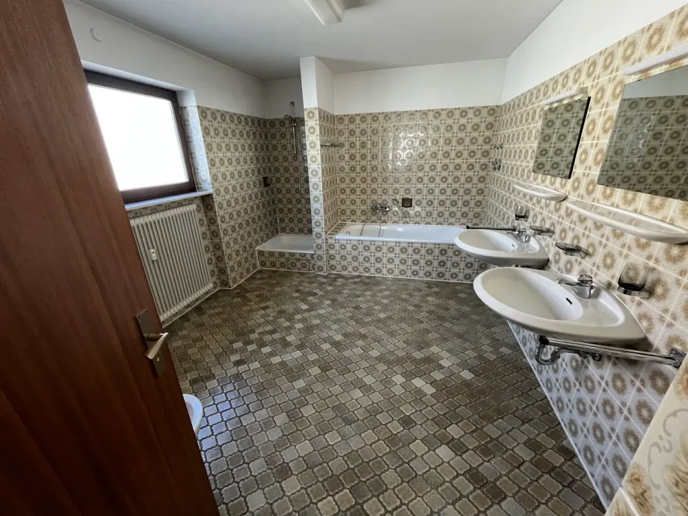 Spacious 4-Room Apartment (1st Floor) with Balcony in Karlsruhe