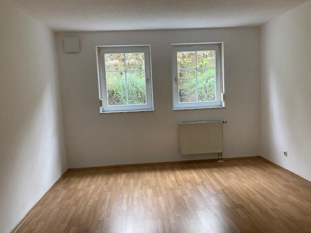 Stylish Three-Room Basement Apartment in a Beautiful Settlement!