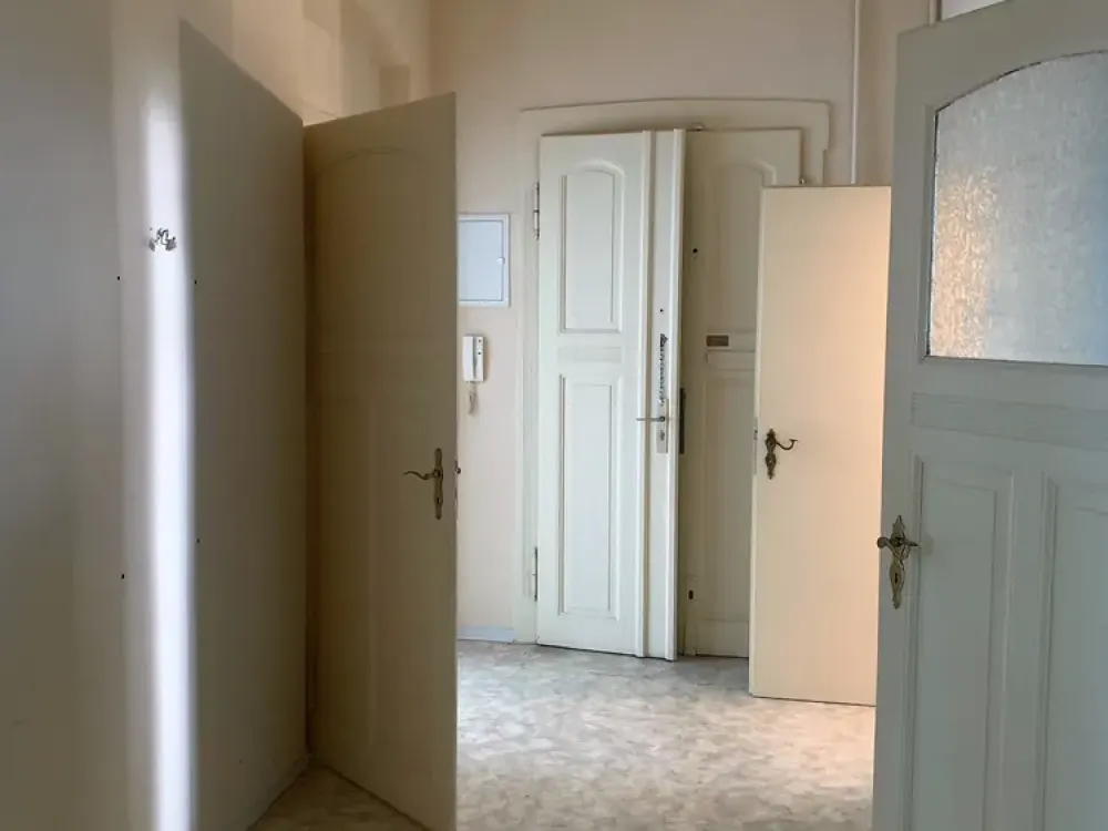 Spacious 3-Room Apartment in a Green Location!