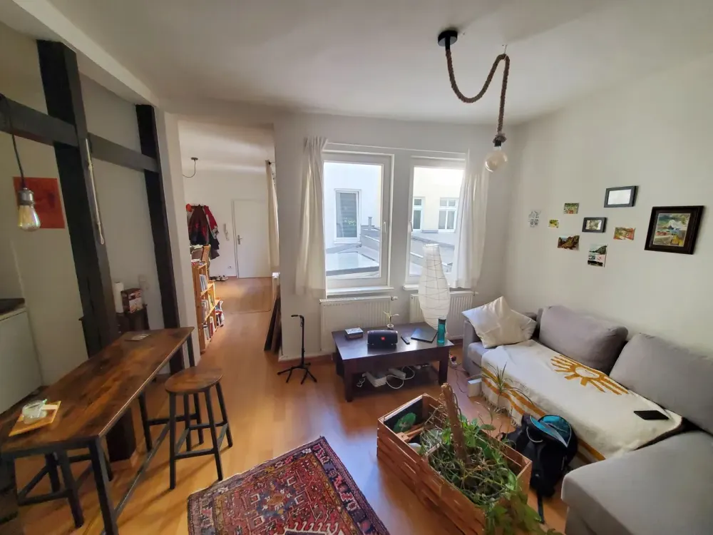 Small 2-Room Apartment with Fitted Kitchen - Quiet Location, Directly in the Center!