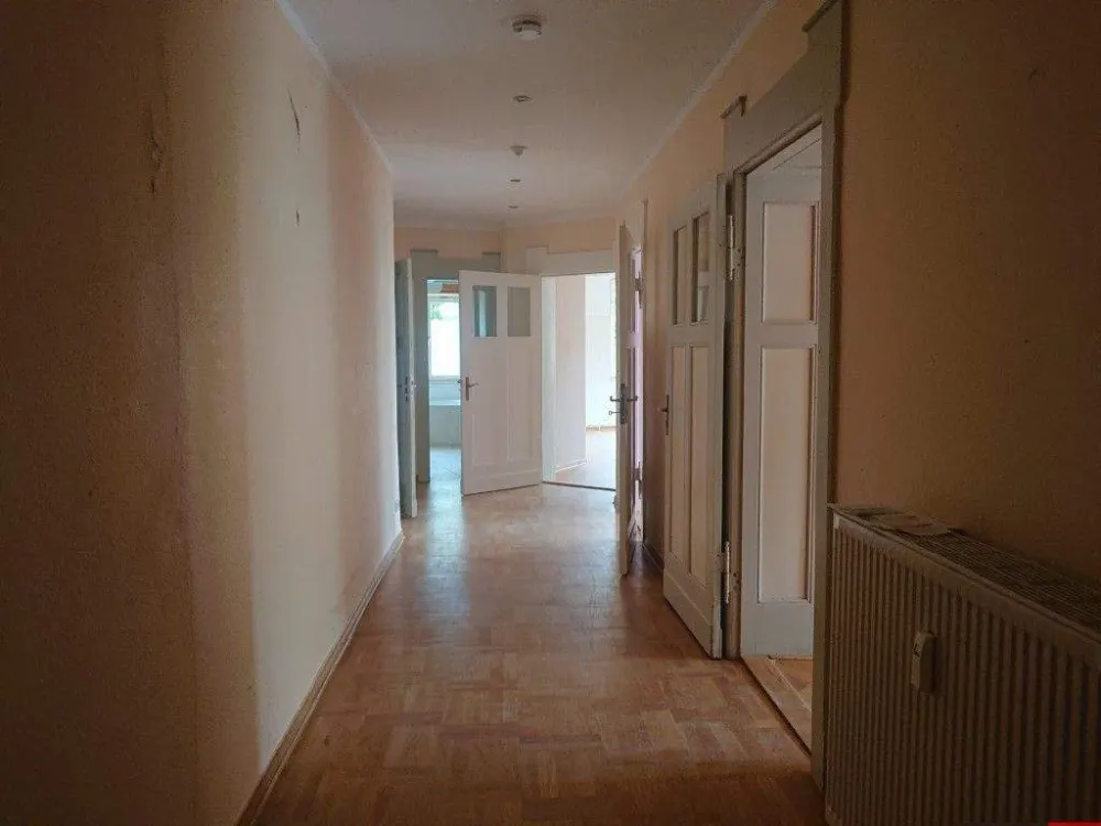 Exclusive 4-Room Apartment with Elevator and Balcony