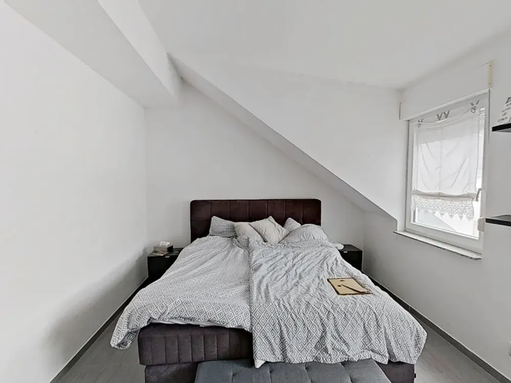 Large 3-Room Apartment with BALCONY and Fitted Kitchen in a Quiet Residential Area
