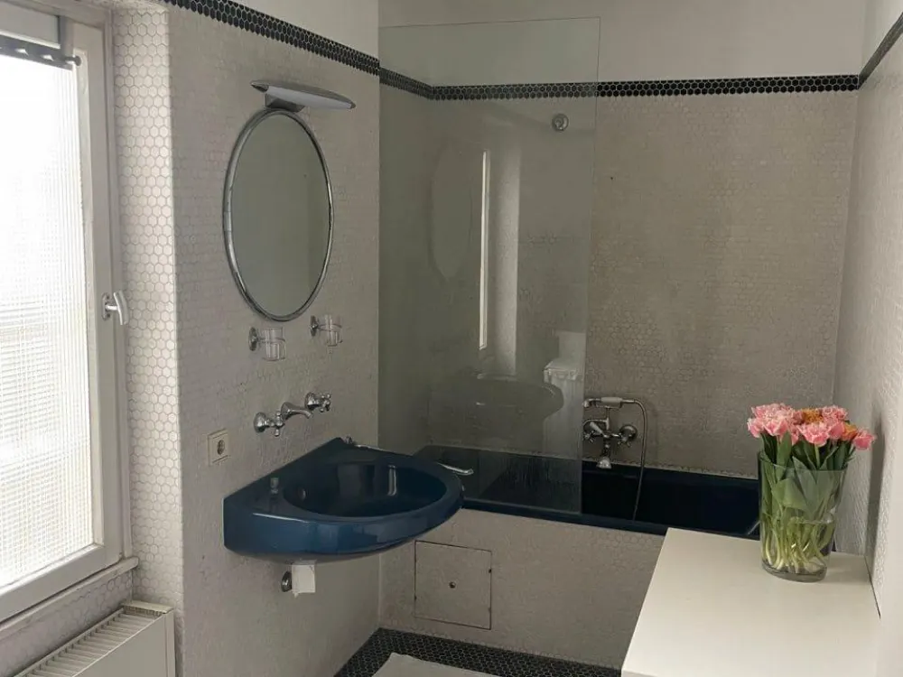 Stylishly Furnished Apartment with Alster View in Historic Gründerzeit