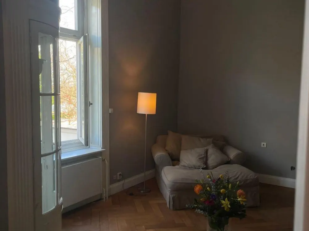 Stylishly Furnished Apartment with Alster View in Historic Gründerzeit