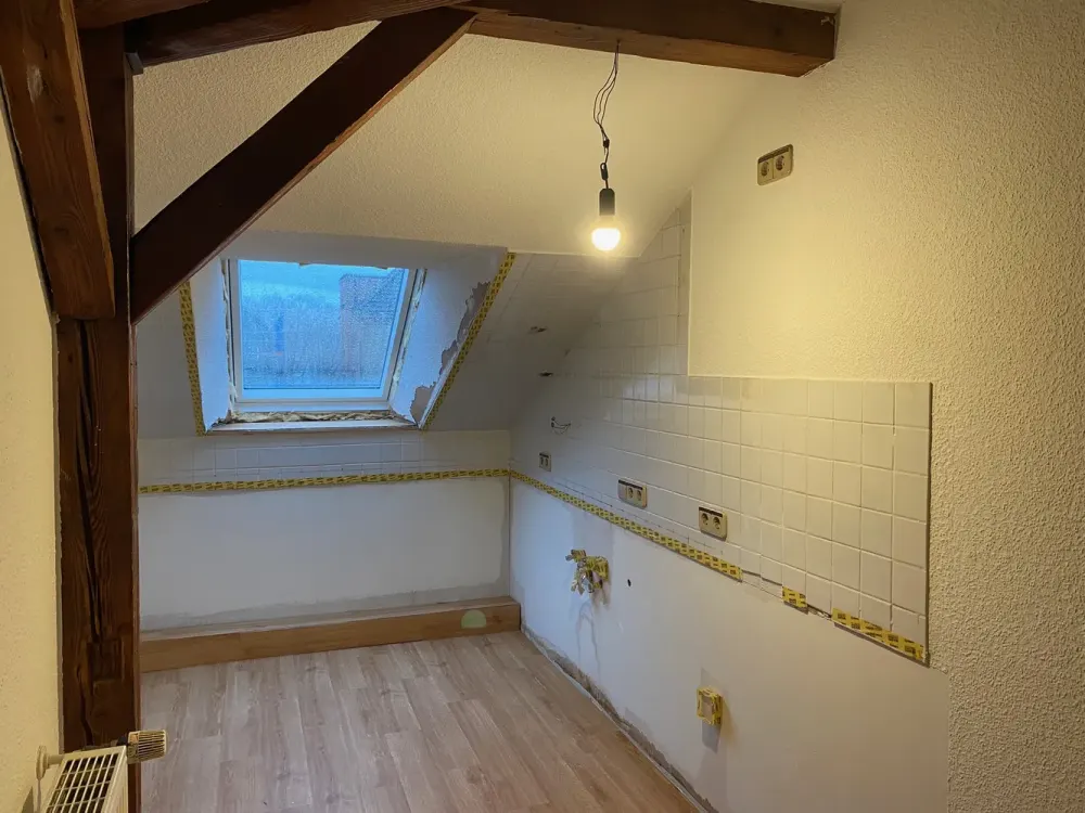 Newly Renovated 1.5-Room Attic Apartment in Stuttgart-Bad Cannstatt
