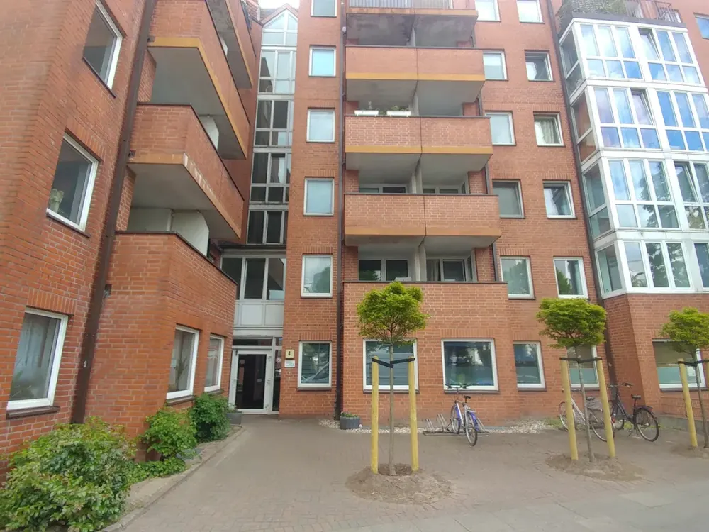 1 Zimmerwohnung - saniert -Bad und Wand- und Fußbodenbelege etc. - mit Pantryküche