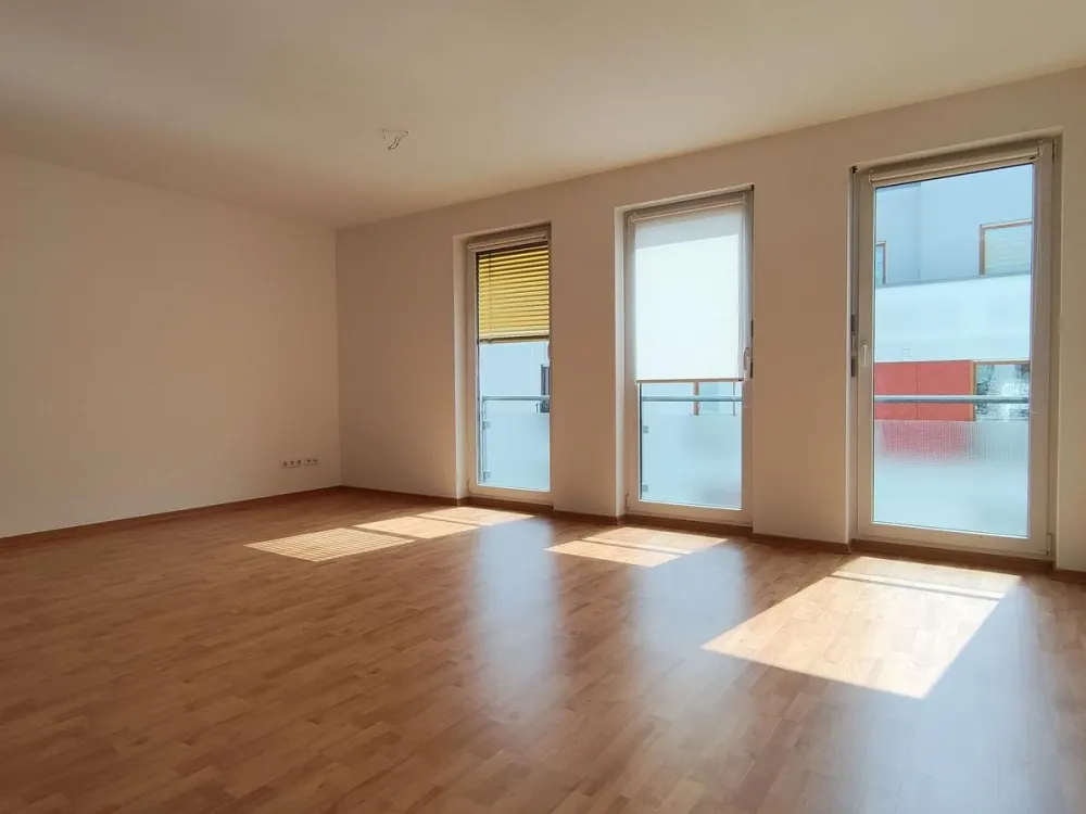 Spacious 3-Room Apartment with Balcony in Erfurt-Center