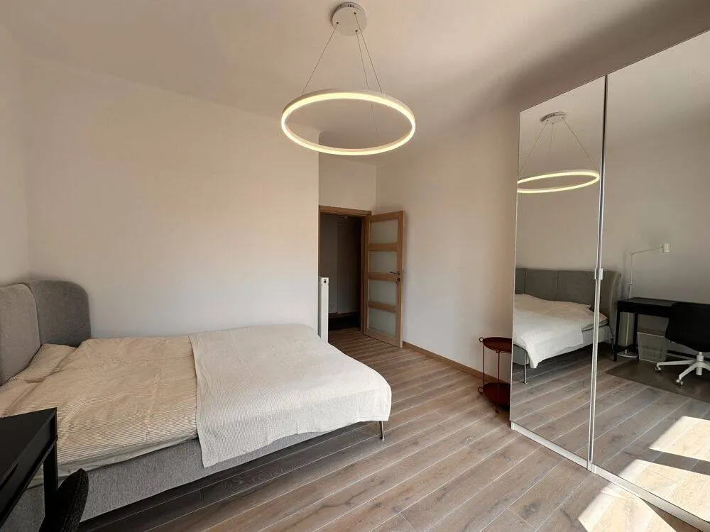 Helles WG-Zimmer mit Balkon in Alt-Saarbrücken
