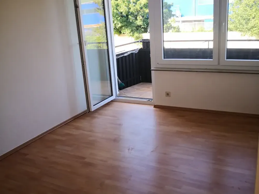 3-Zimmer-Wohnung mit Balkon & Garage in Stuttgart-Hedelfingen