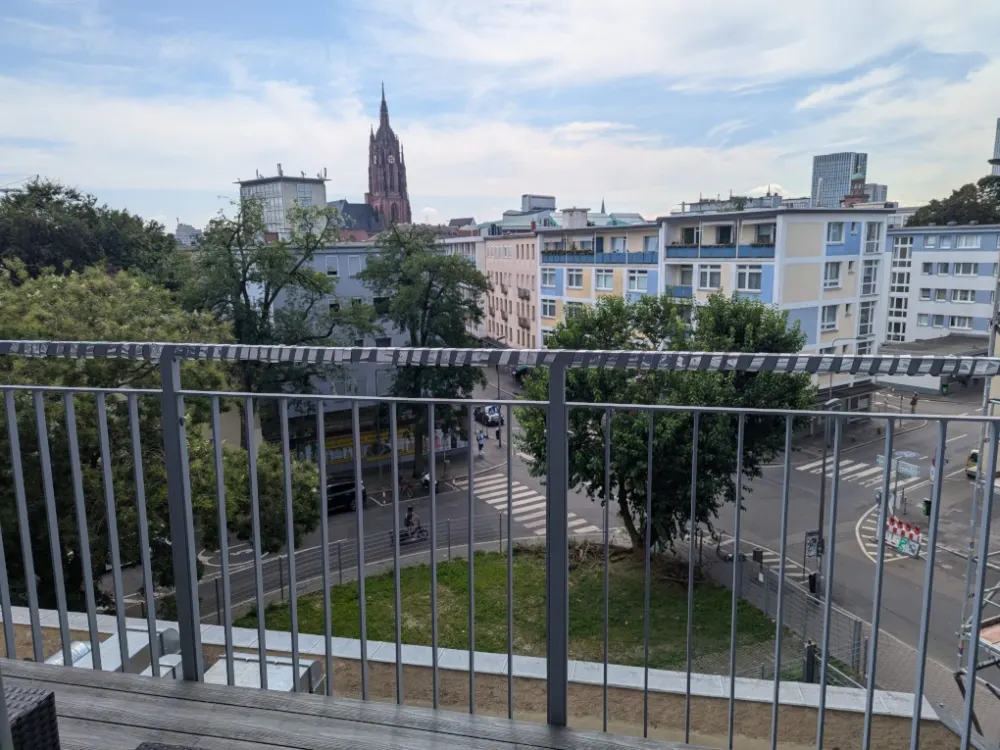 Shared Apartment Room with Balcony in City Center/Konstablerwache