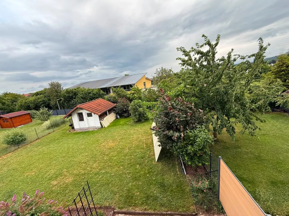 3.5 Room Apartment, 8 km from Kassel, Prime Location, Fully Renovated with Balcony View