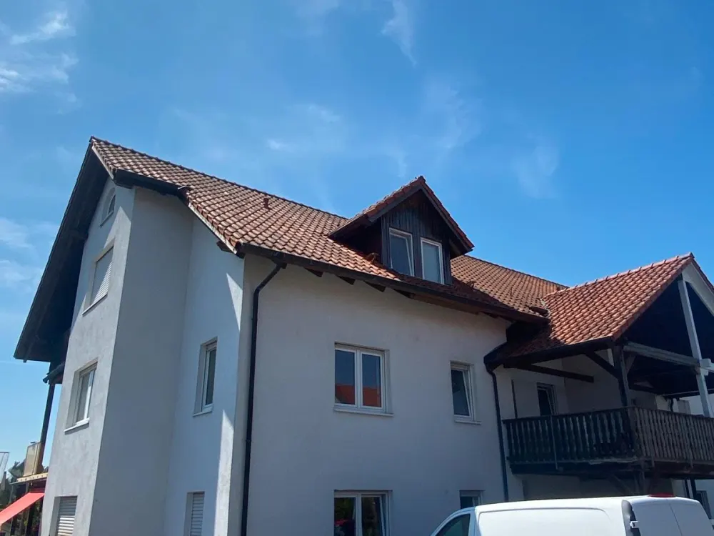 3.5 Room Apartment, 8 km from Kassel, Prime Location, Fully Renovated with Balcony View