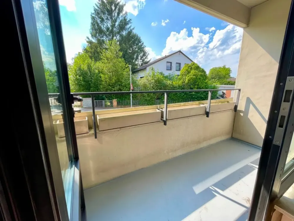 First Occupancy After Renovation - Beautiful 2-Room Apartment with 2 Balconies in the Popular Heideviertel!