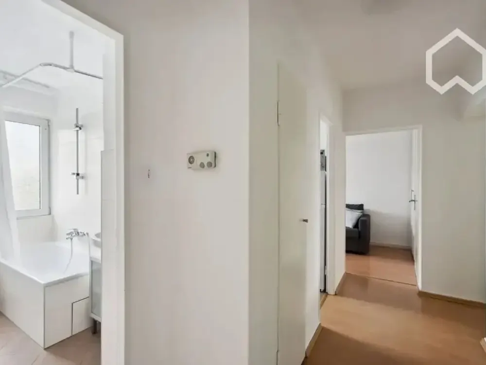 Voll möblierte 3-Zimmer Wohnung mit Balkon in schönen Nordend