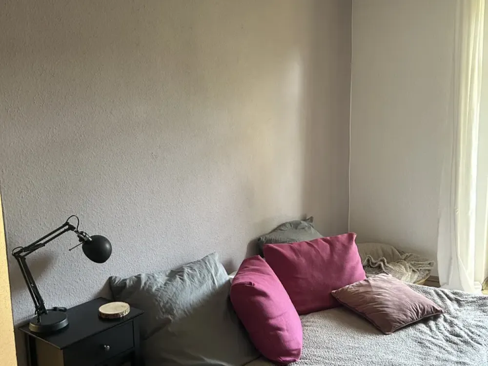 Well-maintained 2-room apartment in Dresden-Mickten with balcony overlooking the garden